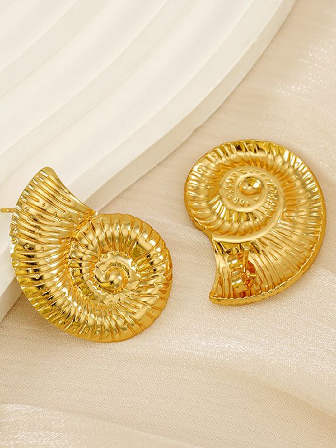 

MEENAZ Stainless Steel Gold-Plated Anti Tarnish Contemporary Studs