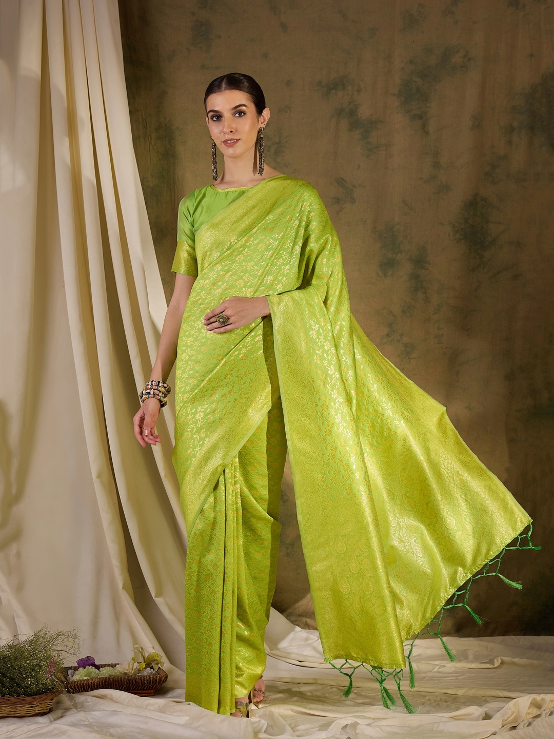 

DEVATITHI Pista Green Banarasi Silk Saree