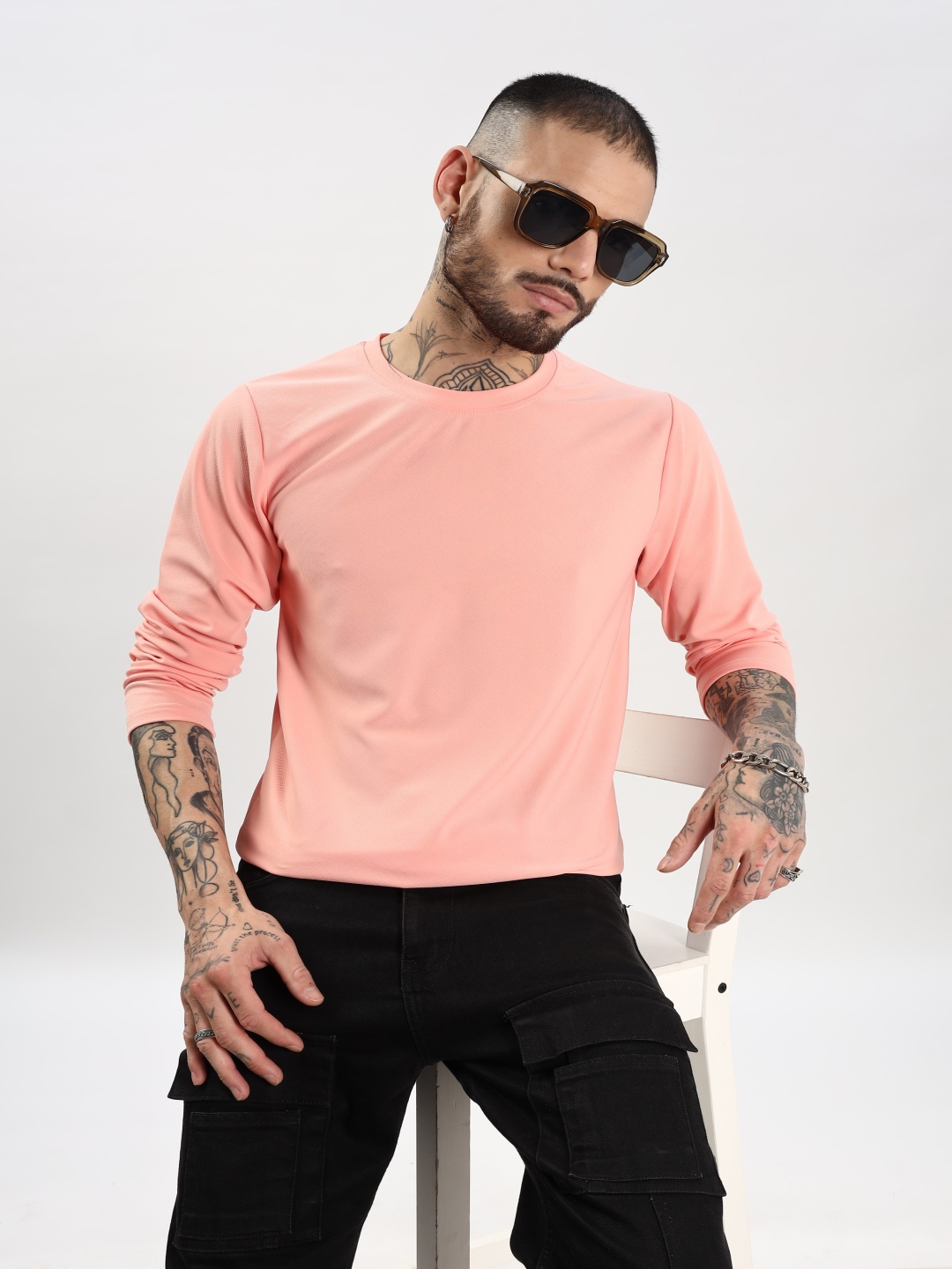 

DIZON Men Solid Round Neck T-shirt, Peach