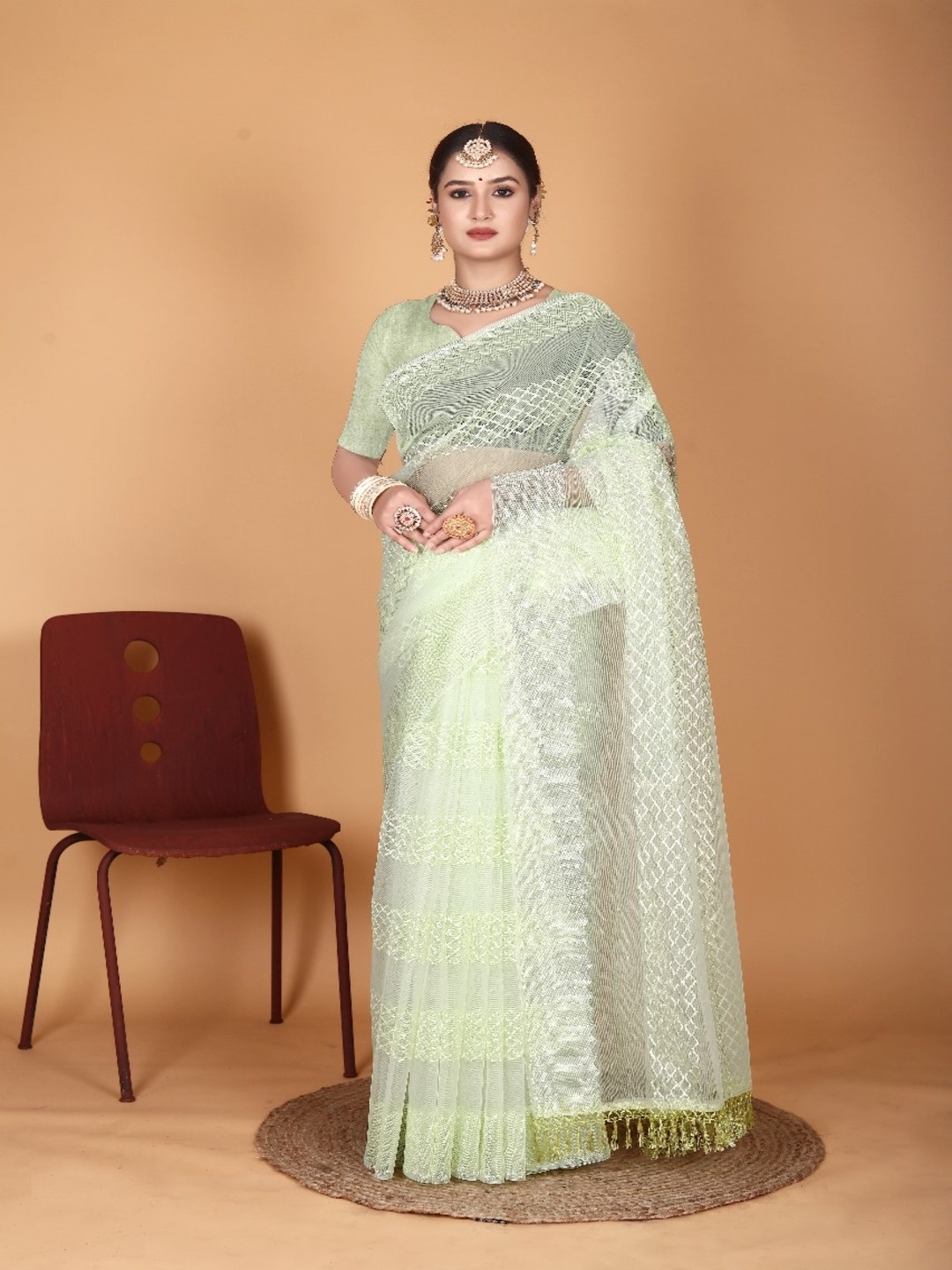 

VRAGI Women Embroidered Organza Saree, Lime green