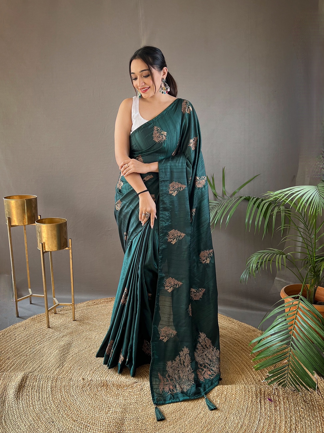 

TORONFRAS Ethnic Motifs Embroidered Art Silk Kanjeevaram Saree, Teal