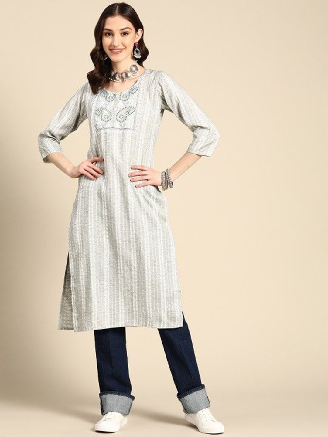 

Suha Floral Printed Round Neck Straight Kurta, White