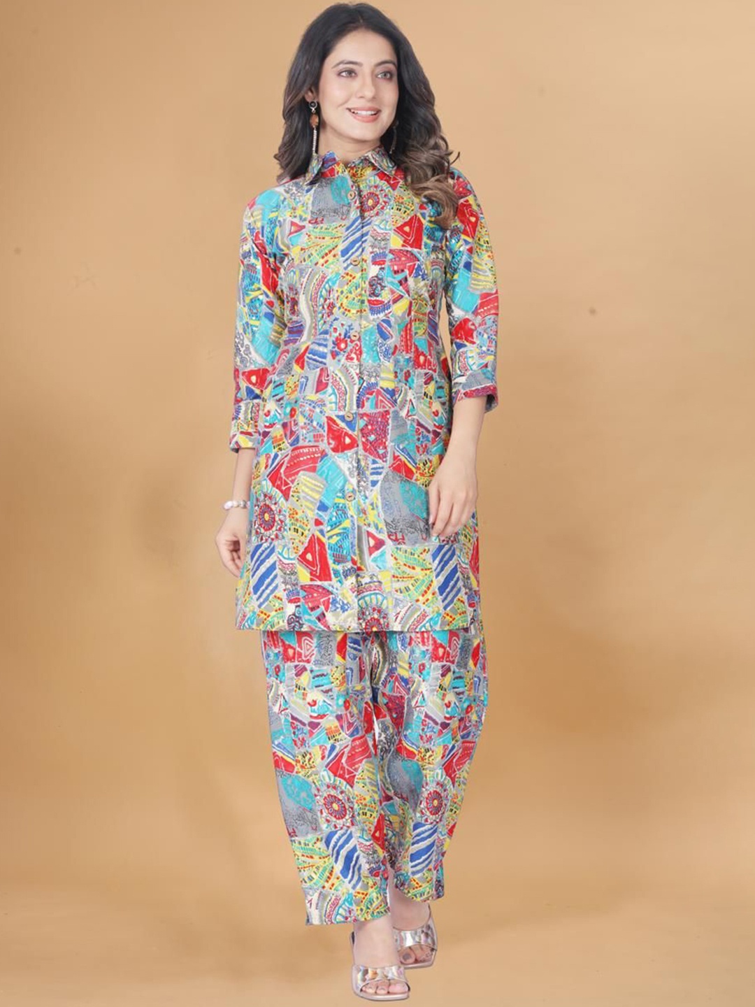 

BAESD Women Floral Printed Regular Kurta with Trousers, Grey