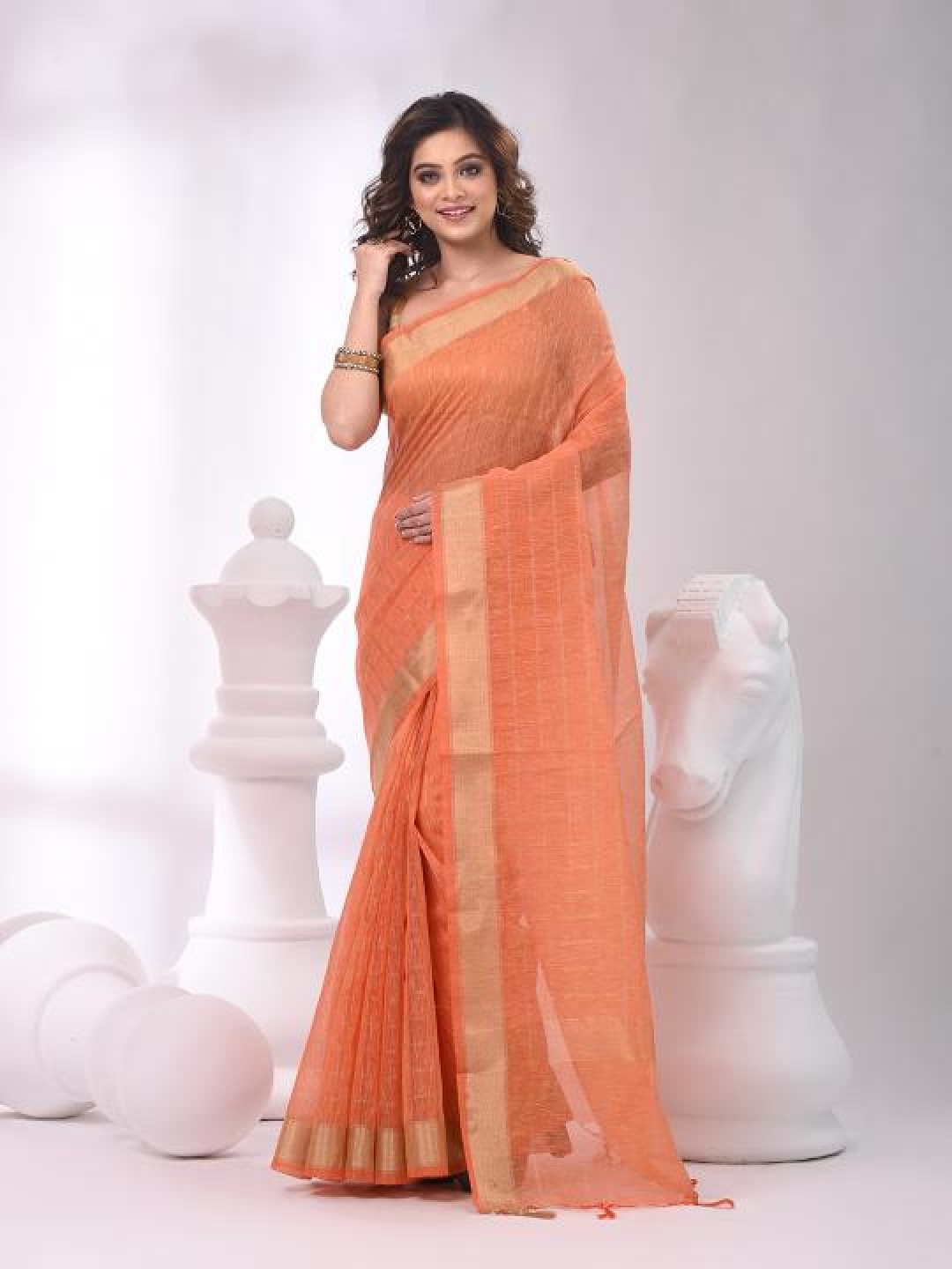 

VIBHAVARI Silk Blend Saree, Orange