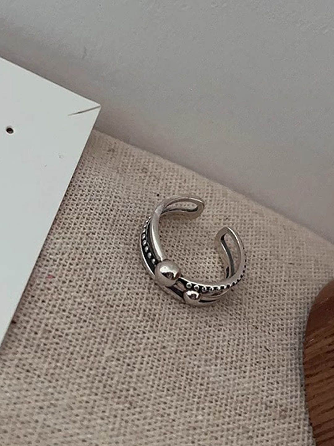 

StyleCast Elegant Silver-Toned Circular Shaped Finger Ring