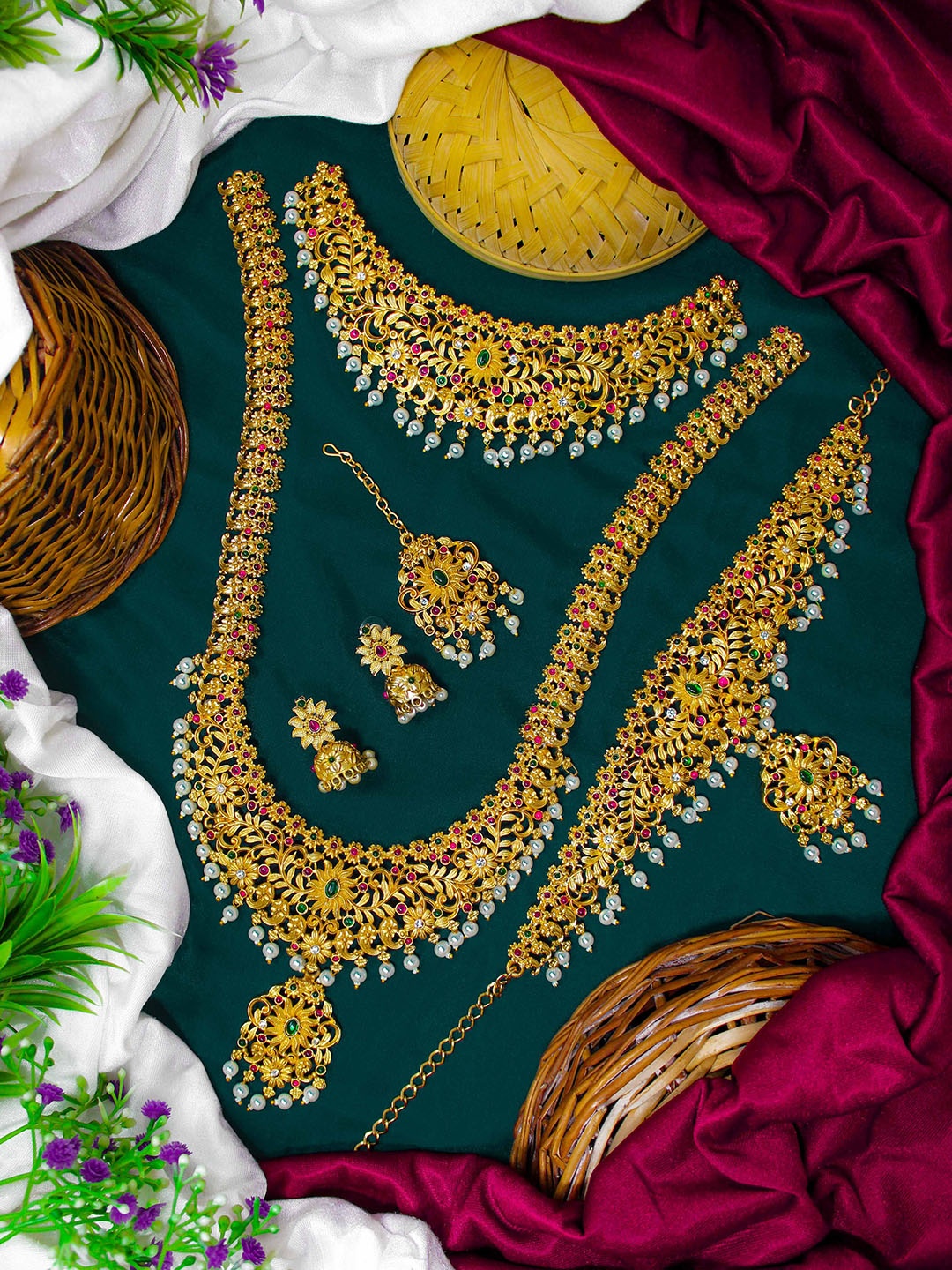 

NAGNESHI ART Gold-Plated Stone Studded & Beaded Jewellery Set