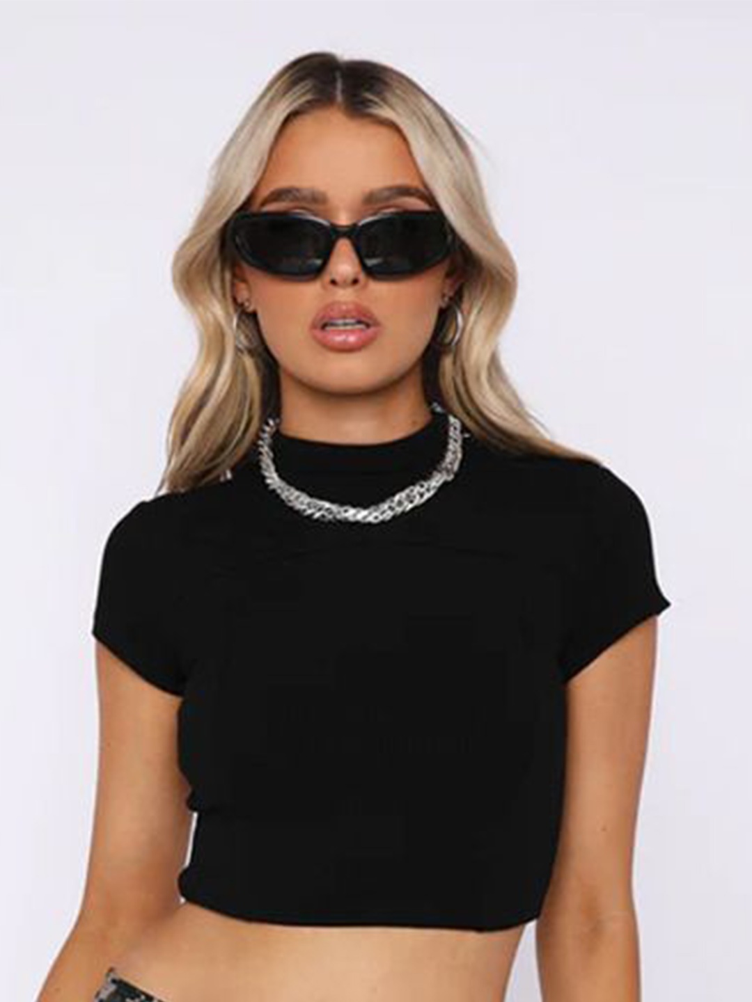 

StyleCast x Revolte Solid Fitted Crop Top, Black