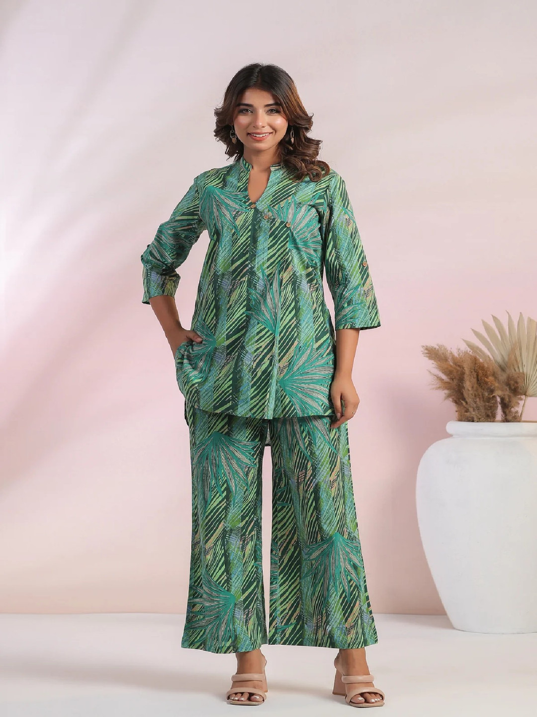 

Acriine Tropical Printed Pure Cotton Notch-Neck Tunic With Trouser, Green