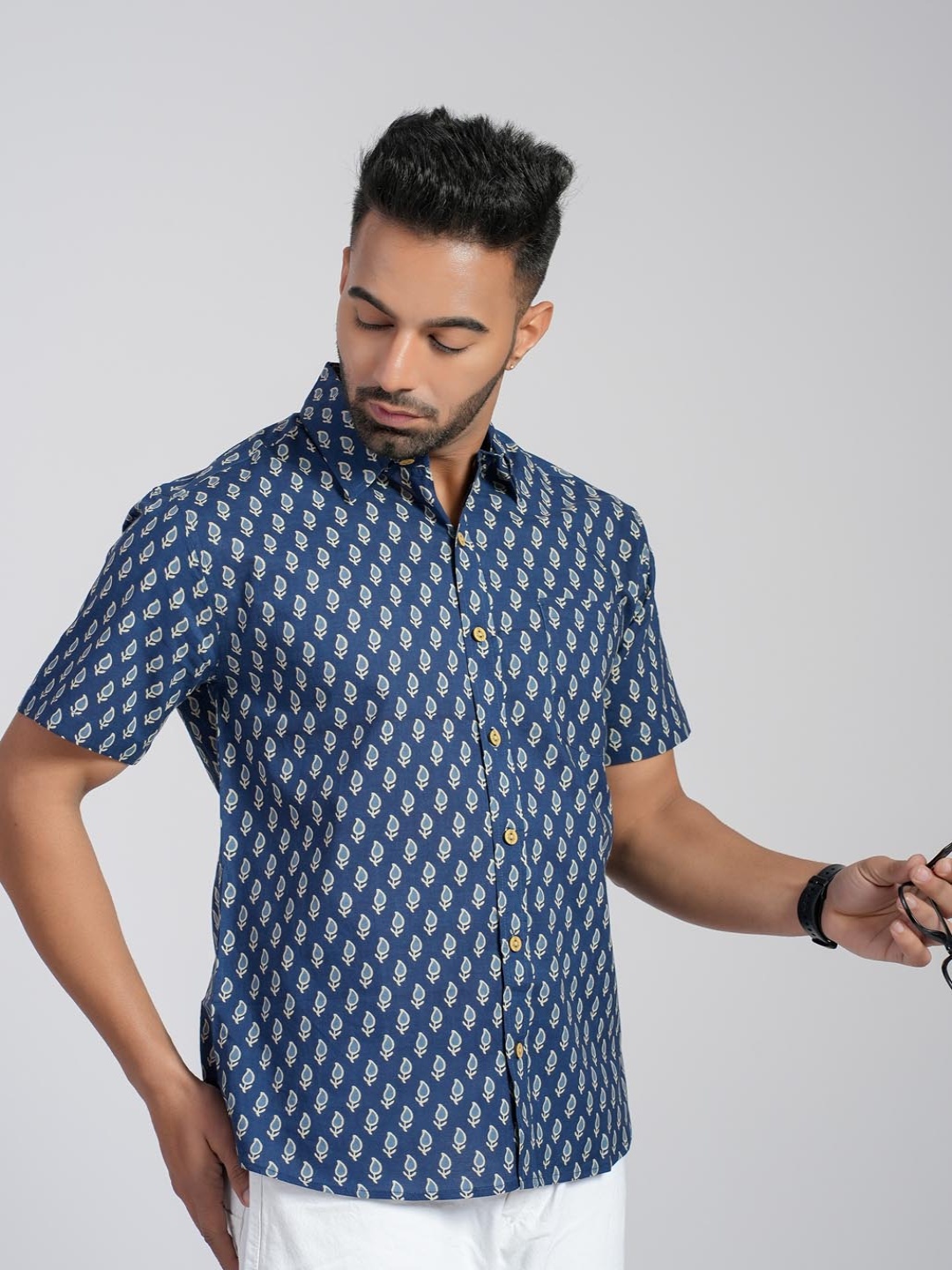 

Cotton Curio Men Comfort Opaque Printed Casual Shirt, Navy blue