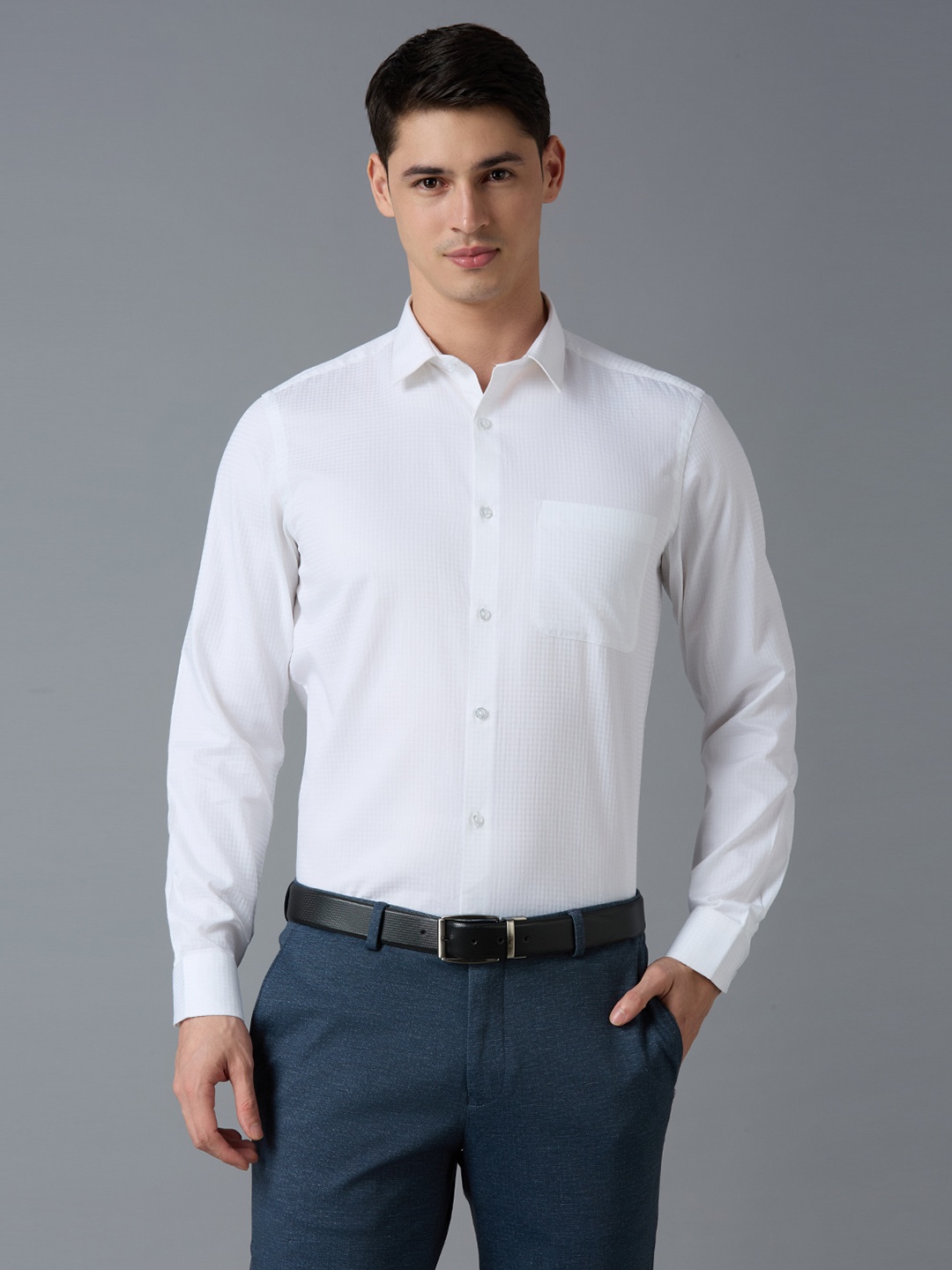 

Reid & Taylor Men India Slim Fit Spread Collar Textured Cotton Formal Shirt, White