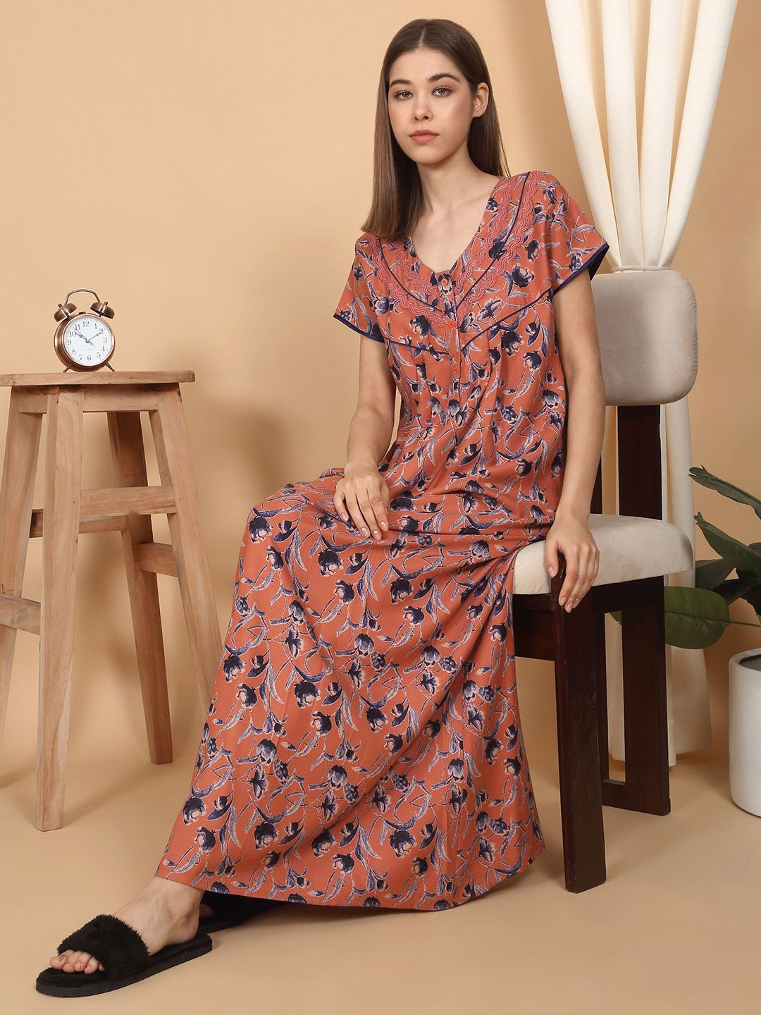

SAANJ Women Floral Printed Pure Cotton Maxi Nightdress, Navy blue