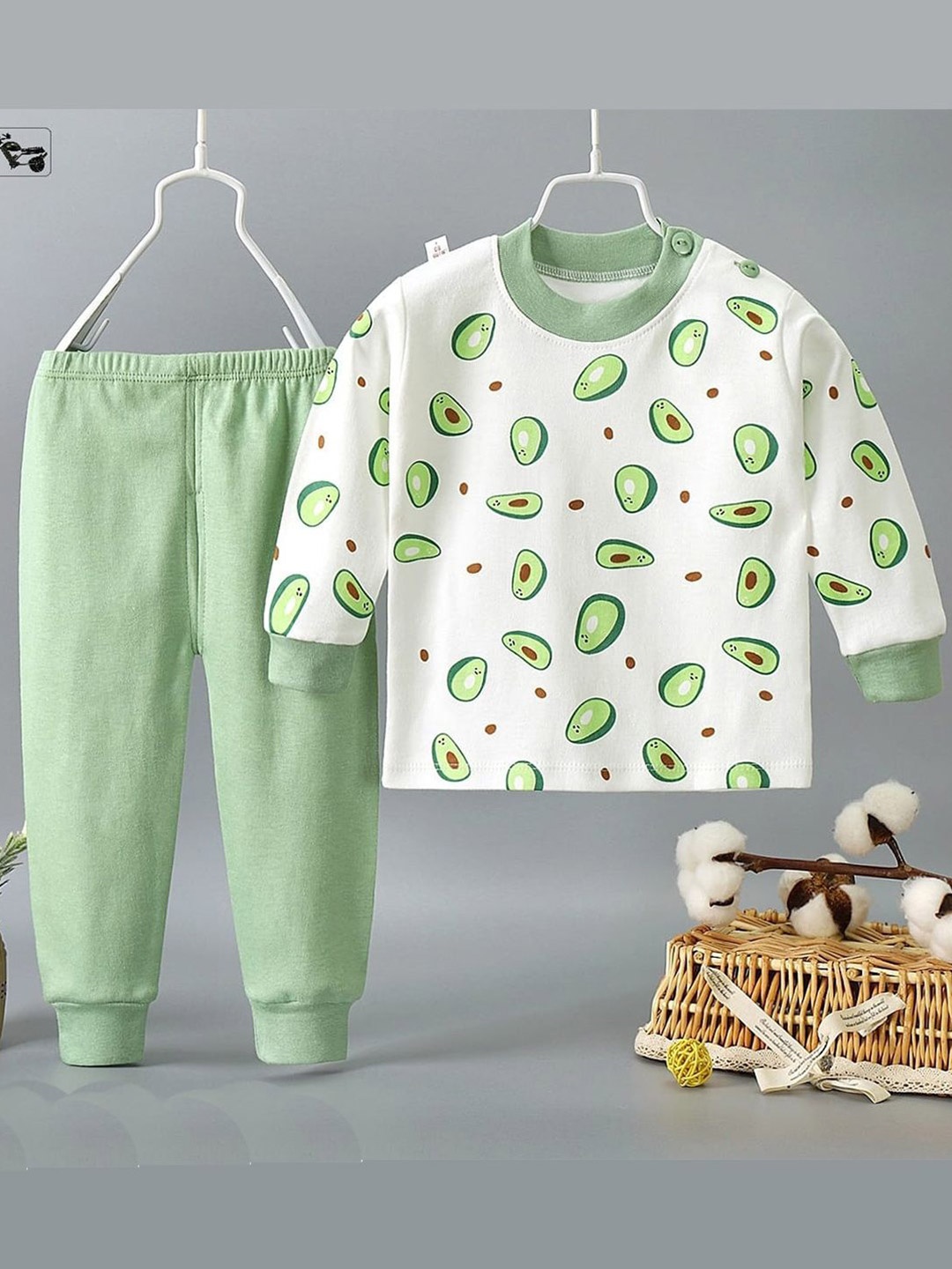 

Bold N Elegant Kids Printed Long Sleeves Pure Cotton T-Shirt With Jogger, Green