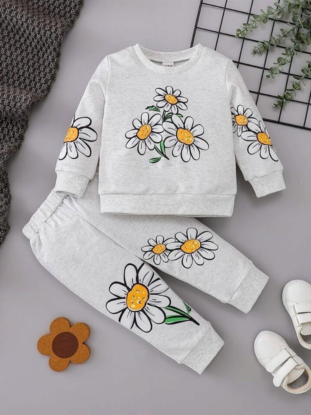 

KIDSCUTE Boys Printed Round Neck Sweatshirt With Jogger, Grey