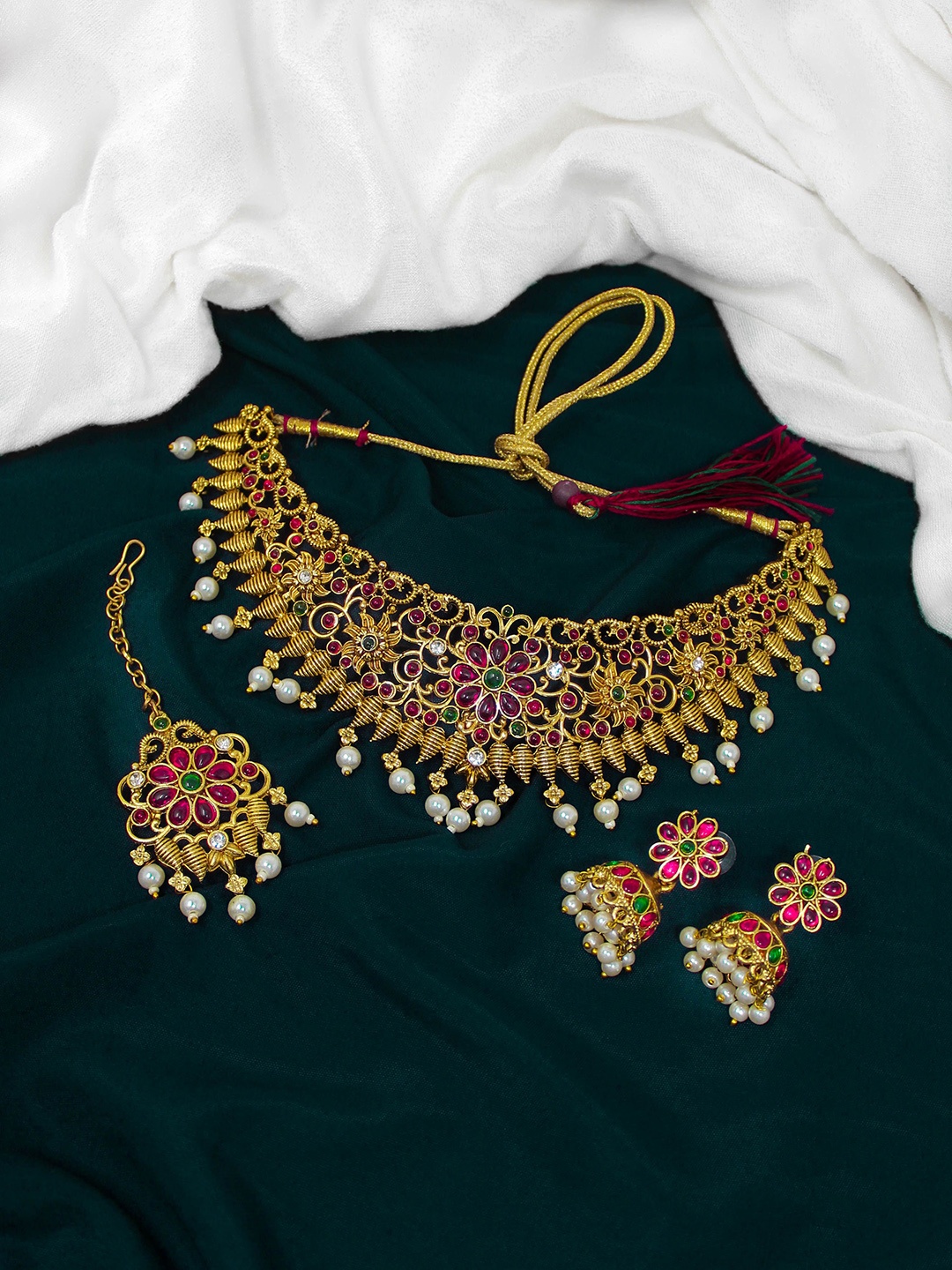

NAGNESHI ART Gold-Plated Artificial Stone Studded & Beaded Jewellery Set