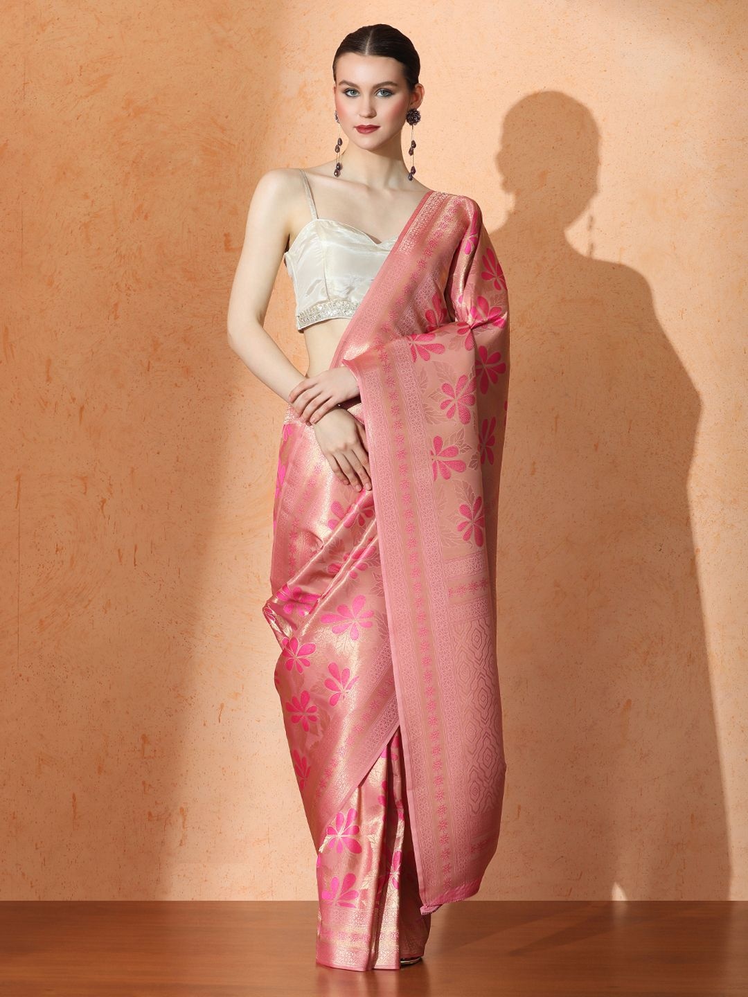 

SARHA Woven Design Kanjeevaram Saree, Pink