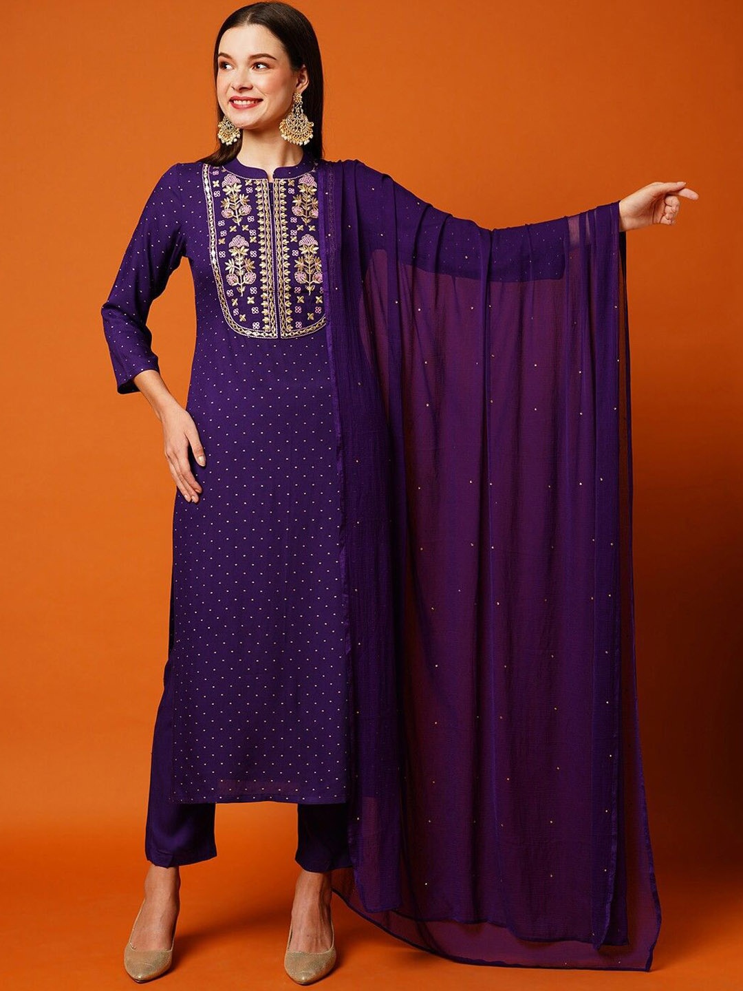 

DIVASTRI Floral Embroidered Mandarin Collar Thread Work Kurta With Trousers And Dupatta, Purple