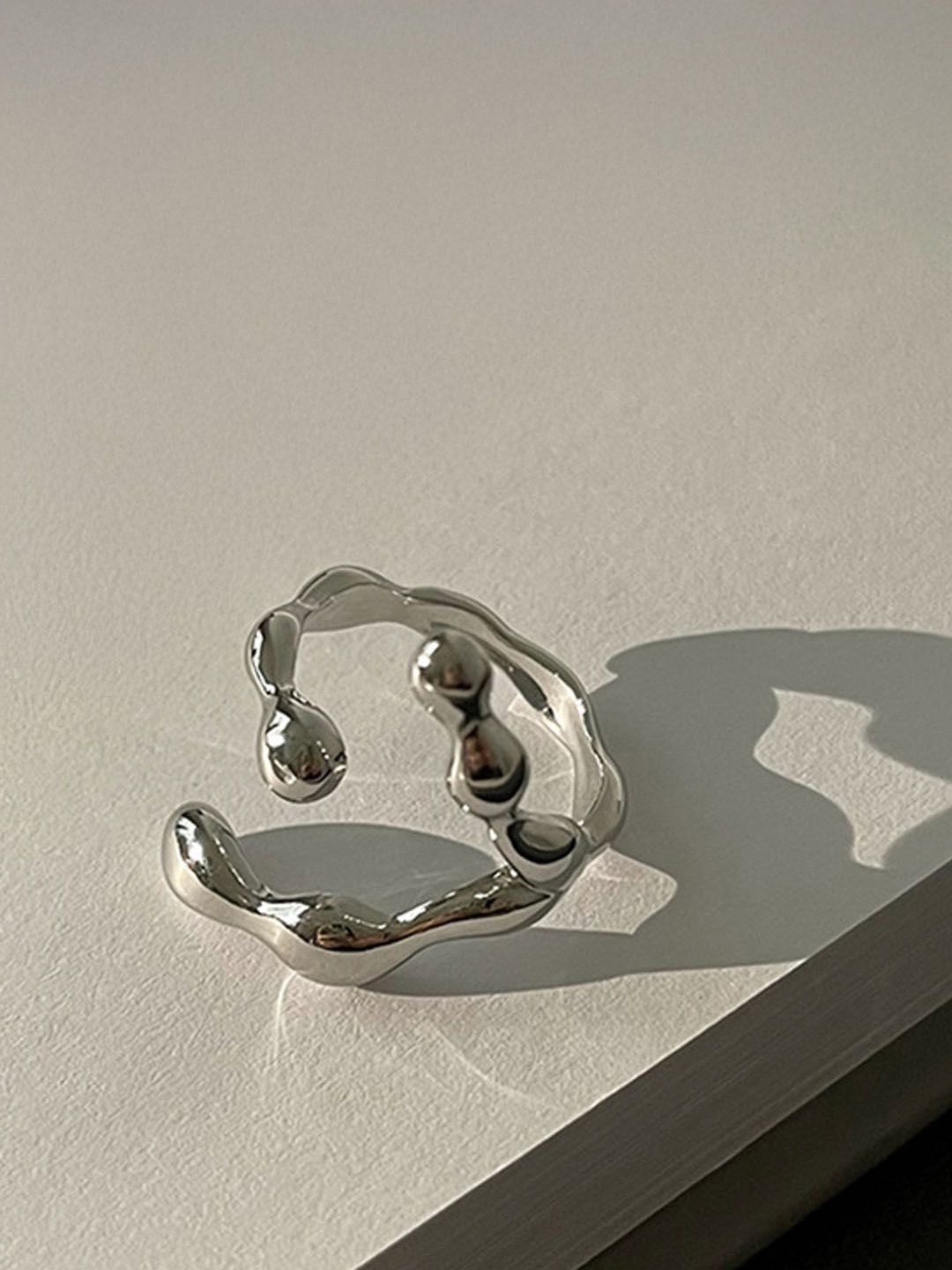 

StyleCast Elegant Silver-Toned Silver-Plated Finger Ring