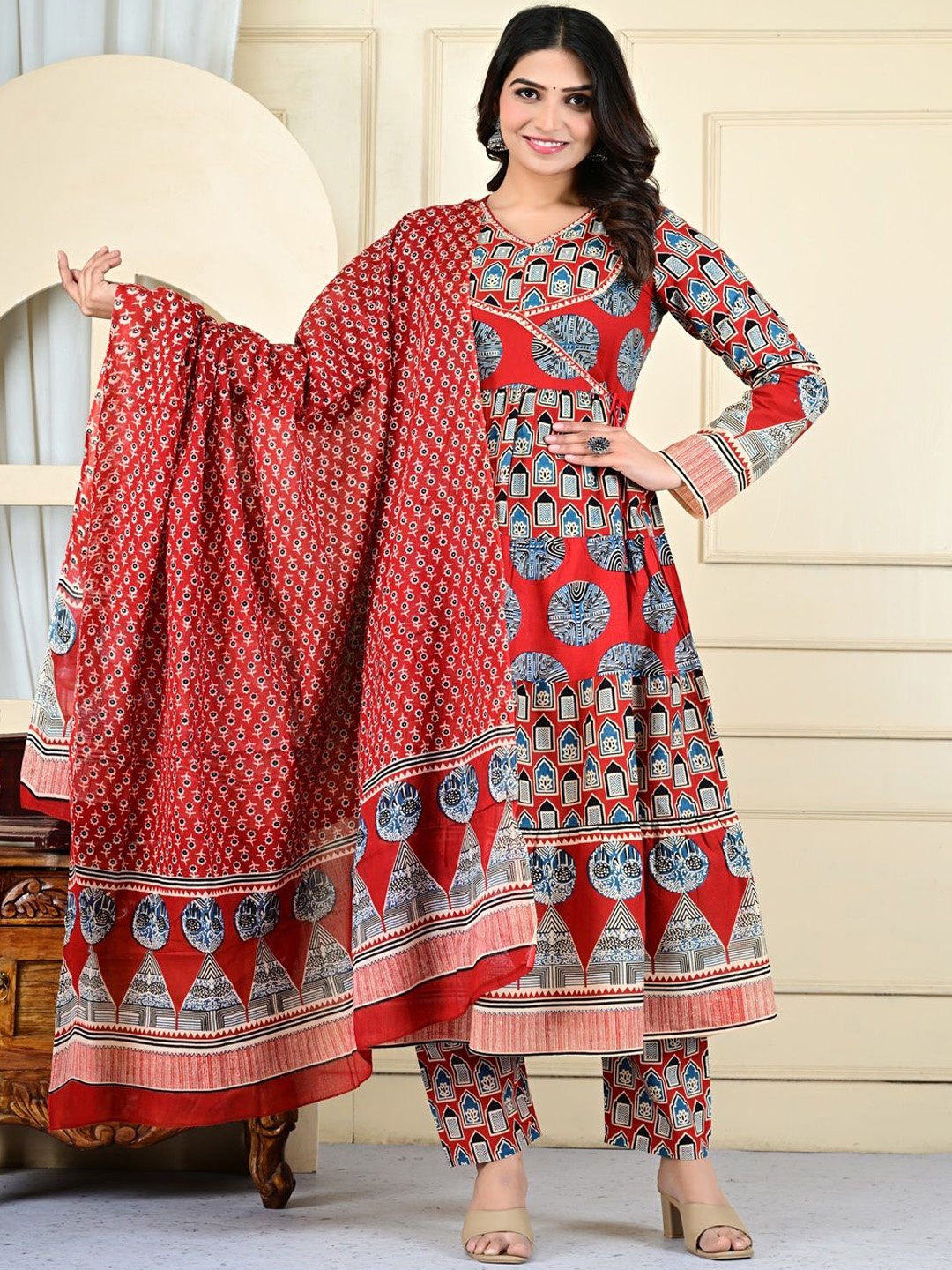 

Divsy Fashion Ethnic Motifs Printed V-Neck Anarkali Kurta With Trouser And Dupatta, Maroon