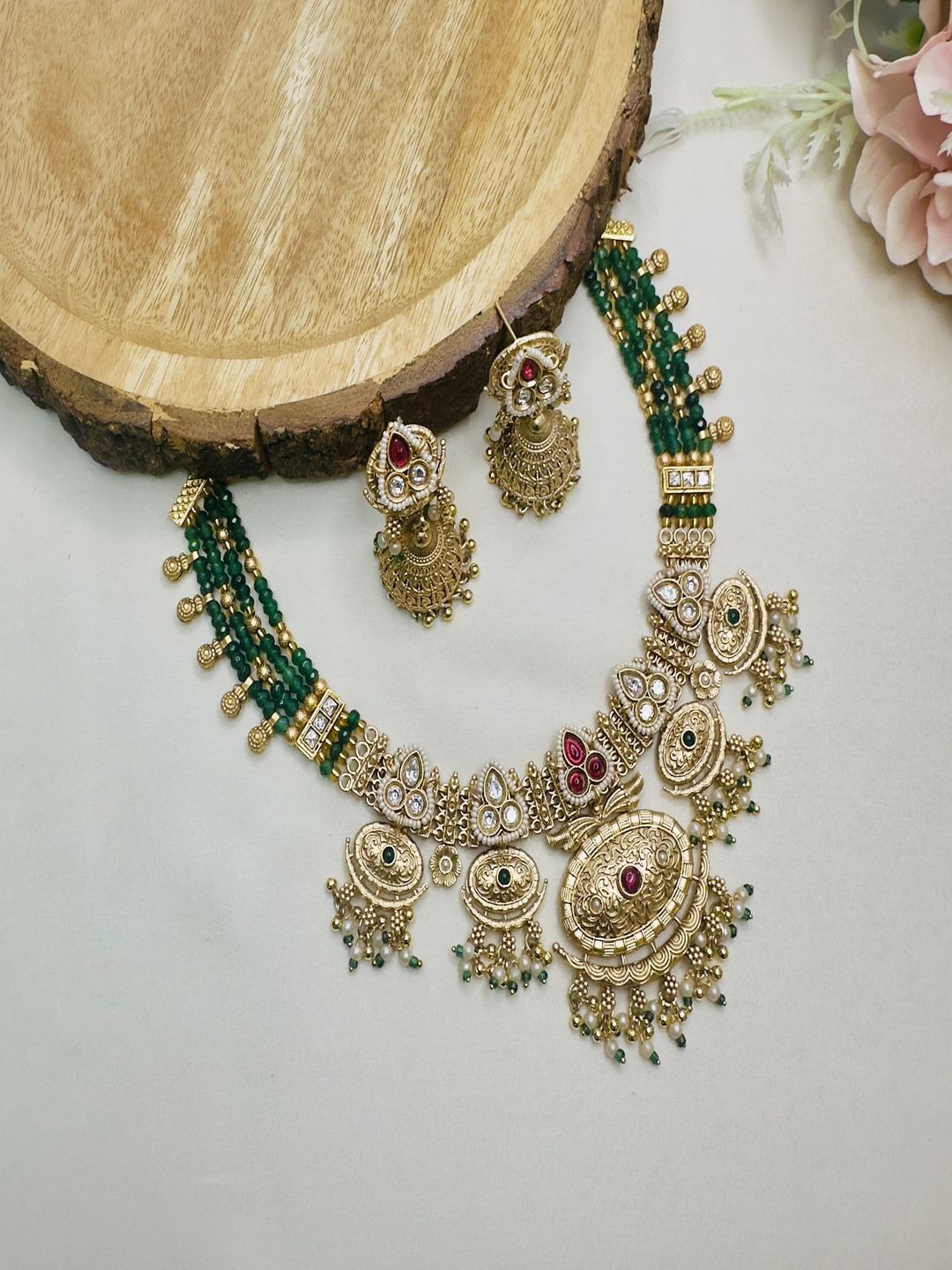 

Stridhan Rajwadi Gold-Plated Kundan Studded and Beaded Jewellery Set
