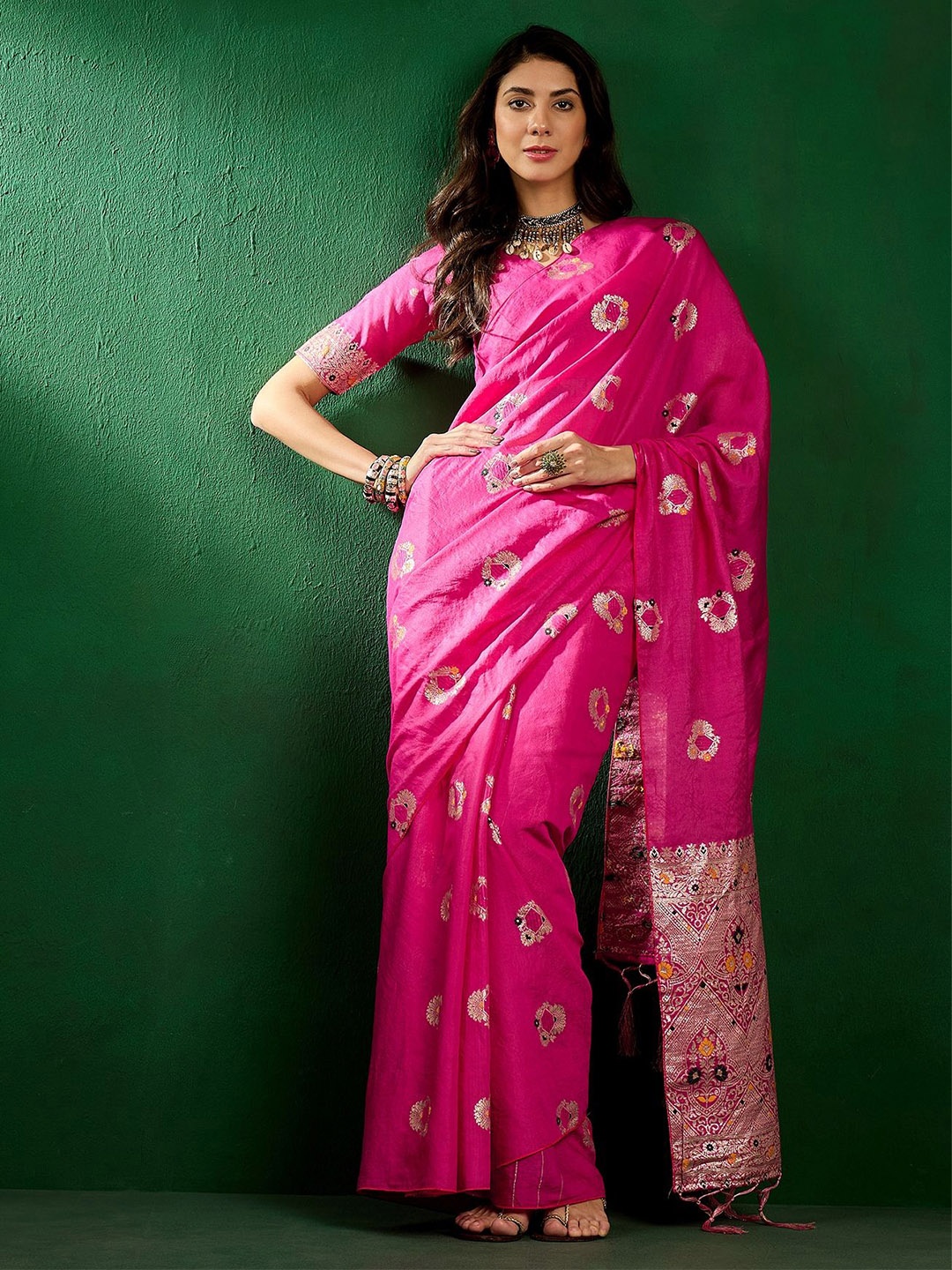

DEVATITHI Ethnic Motifs Zari Saree, Pink