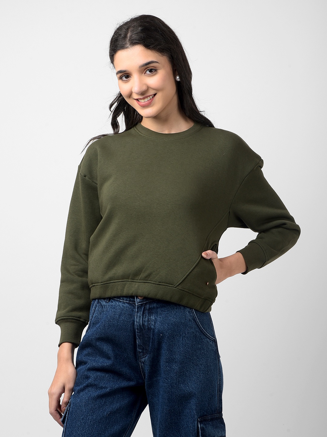 

Numero Uno Women Regular Fit Sweatshirt, Green