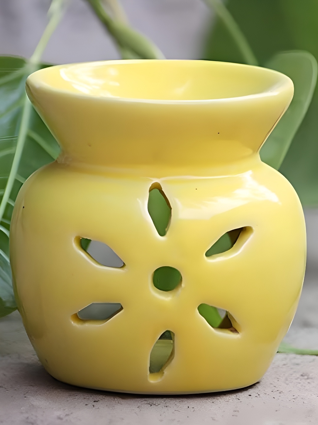 

Jaamso Royals Yellow Ceramic Aroma Oil Diffuser