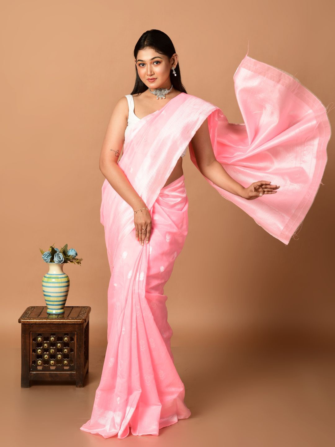 

Laa Calcutta Woven Design Zari Saree, Pink