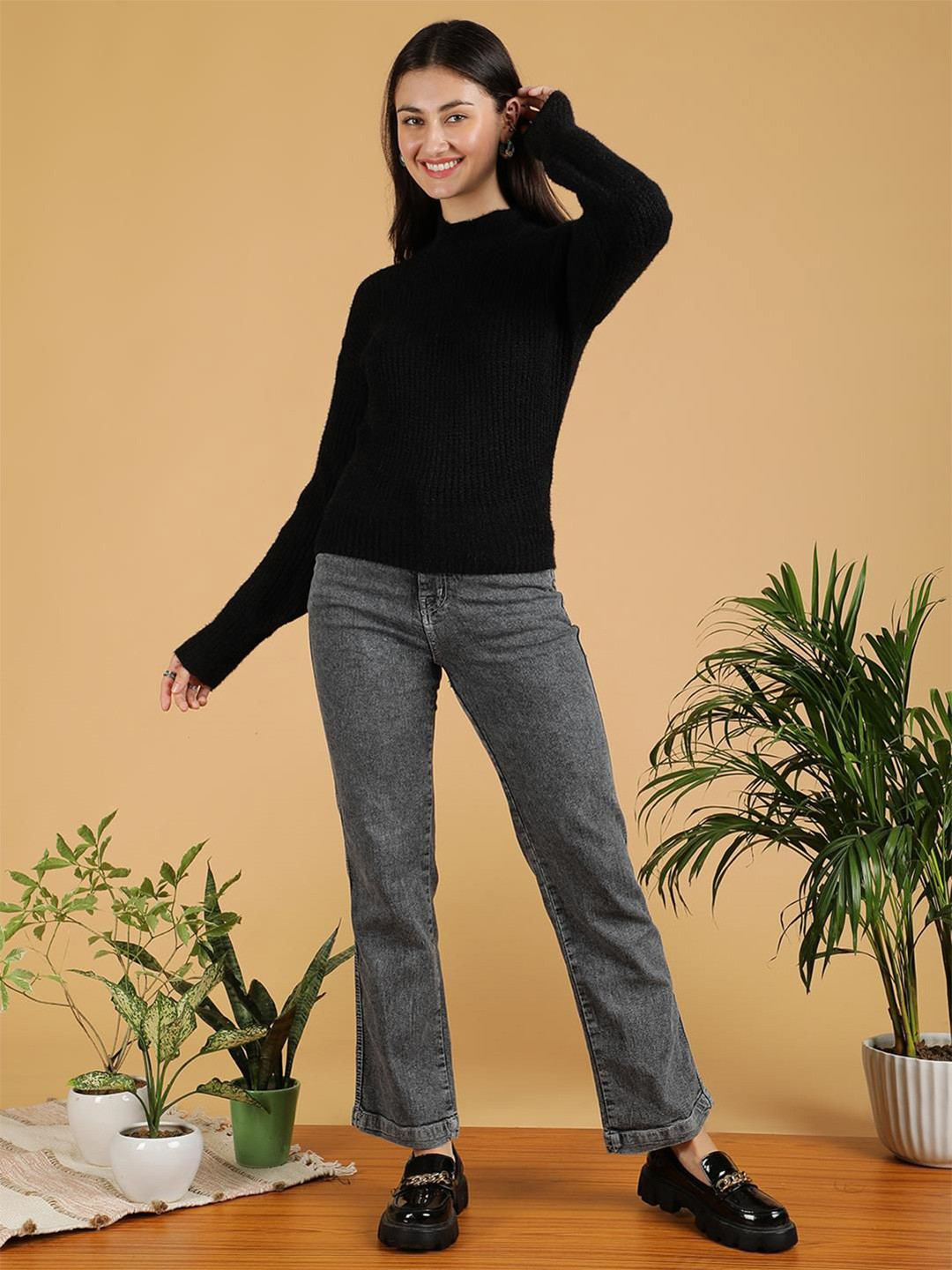 

Kotty Women Round Neck Pullover Sweater, Black