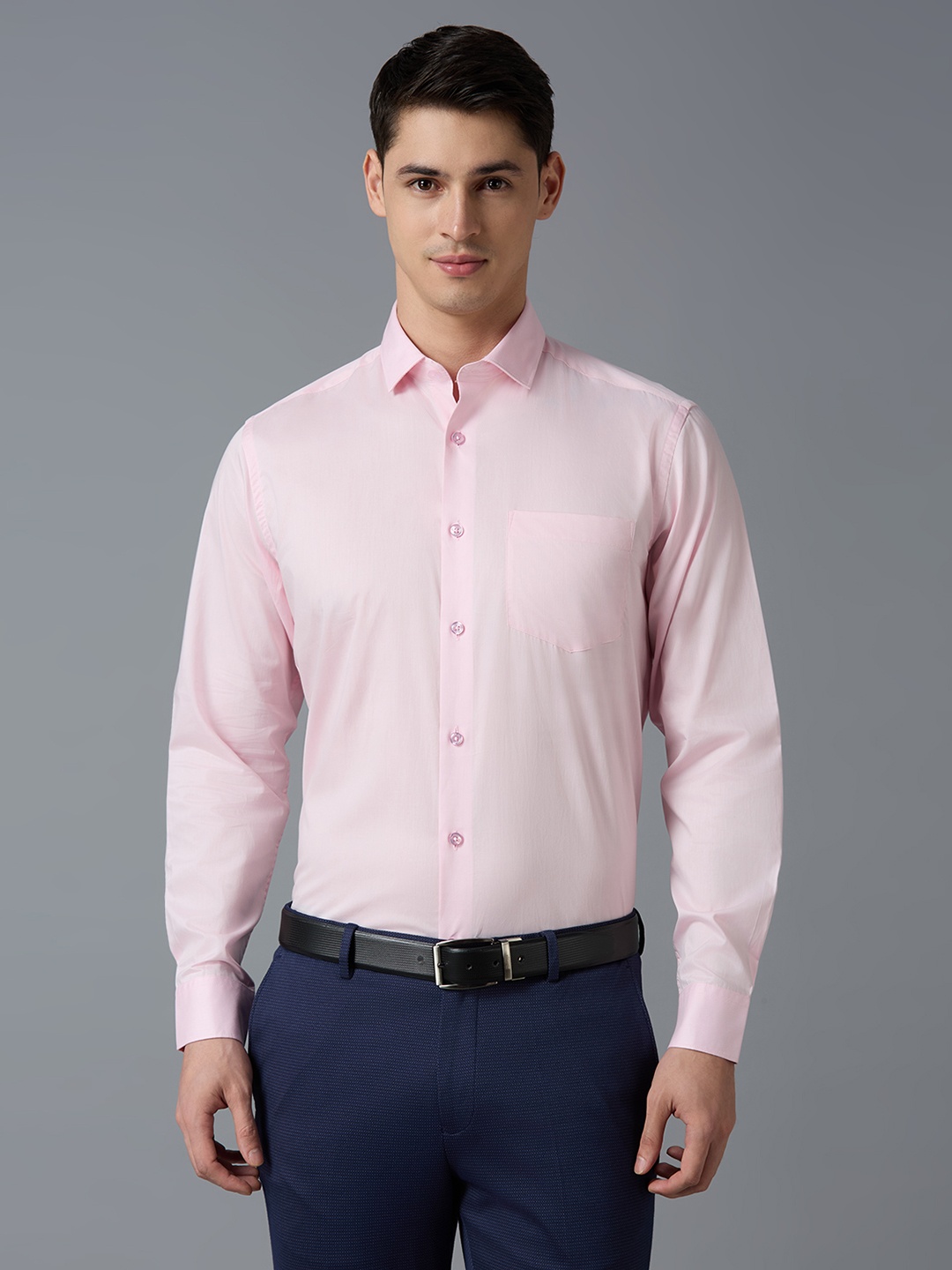 

Reid & Taylor Men India Slim Fit Spread Collar Solid Cotton Formal Shirt, Pink
