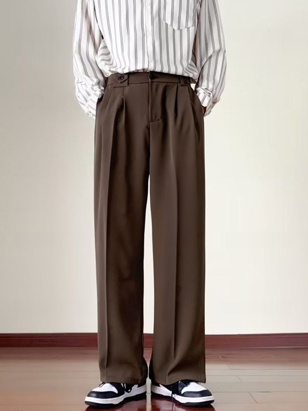 

HERE&NOW Men Relaxed Straight Leg Straight Fit High-Rise Pleated Trousers, Brown