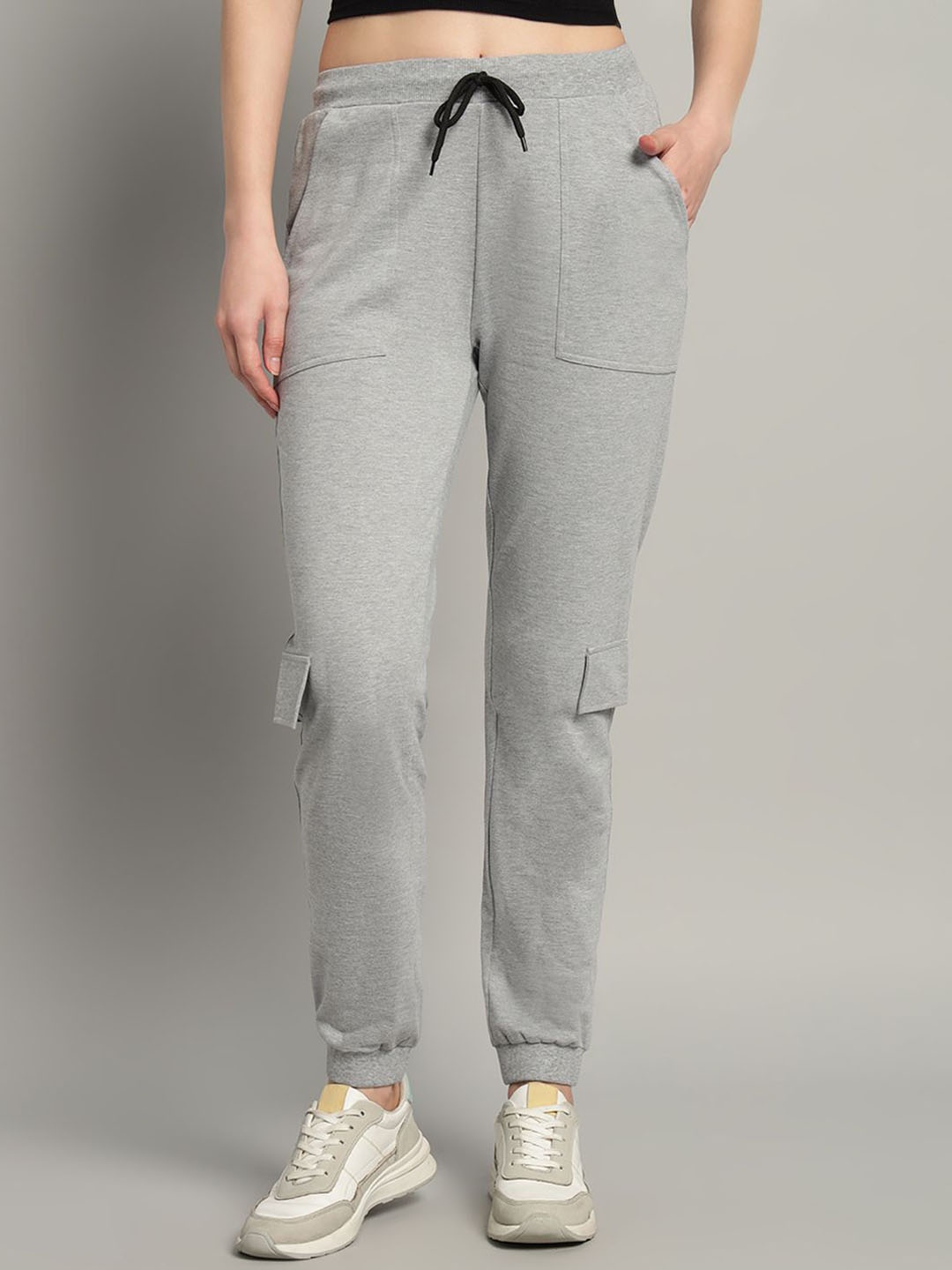 

The Roadster Lifestyle Co Women Mid-Rise Cotton Joggers, Grey