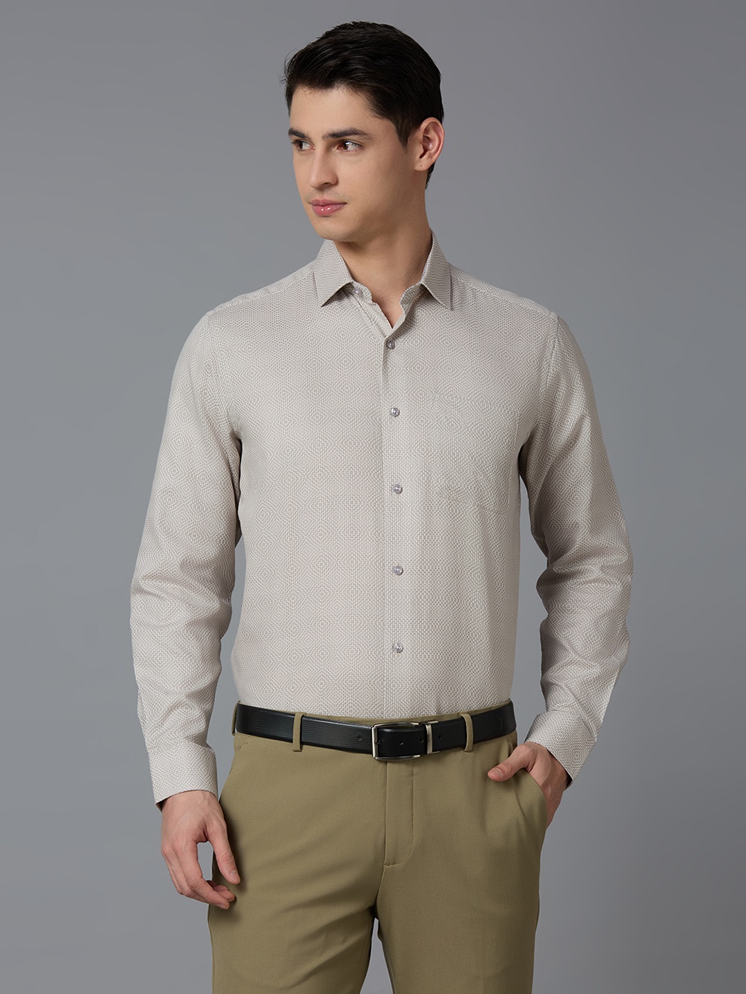 

Reid & Taylor Men India Slim Fit Spread Collar Textured Cotton Formal Shirt, Beige