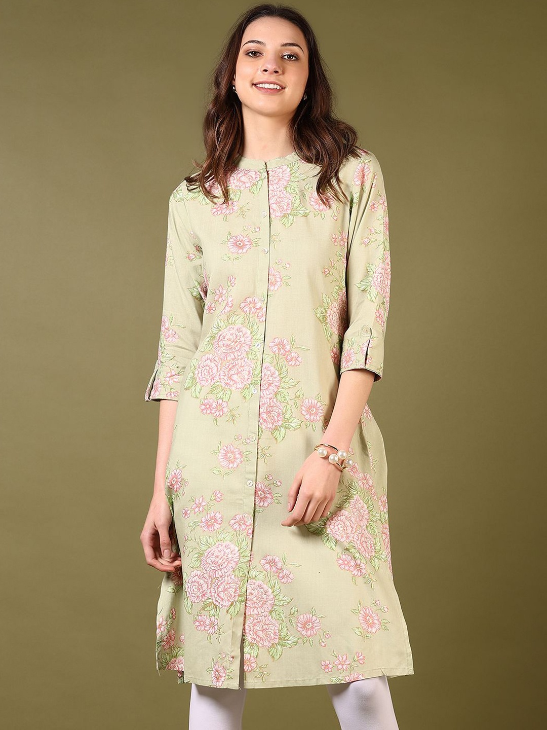 

V-Mart Floral Printed Mandarin Collar Roll-Up Sleeves Straight Kurta, Green