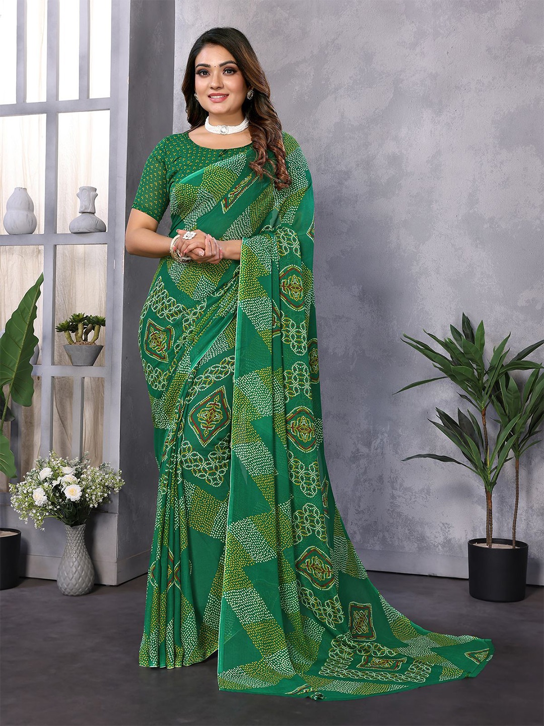 

Moda Rapido Women Bandhani Printed Saree With Blouse Piece, Green