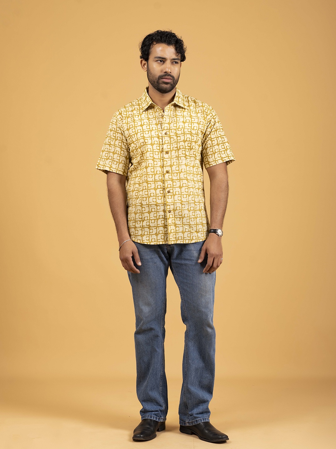 

SPARSA Men Standard Opaque Printed Casual Shirt, Mustard