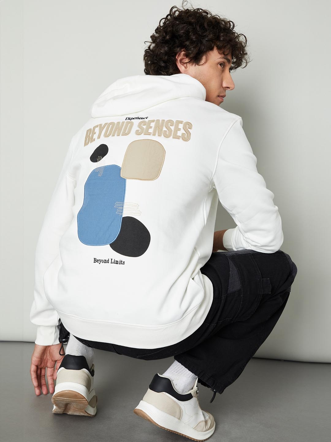

max Men Typography Printed Cotton Sweatshirt, White