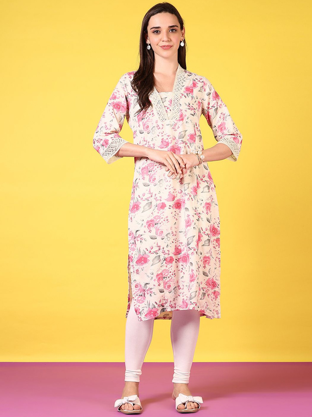 

V-Mart Floral Printed V-neck Cotton Straight Kurta, Pink