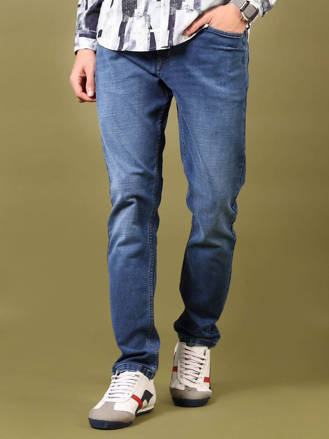 

V-Mart Men Tapered Fit Cotton Light Fade Jeans, Blue