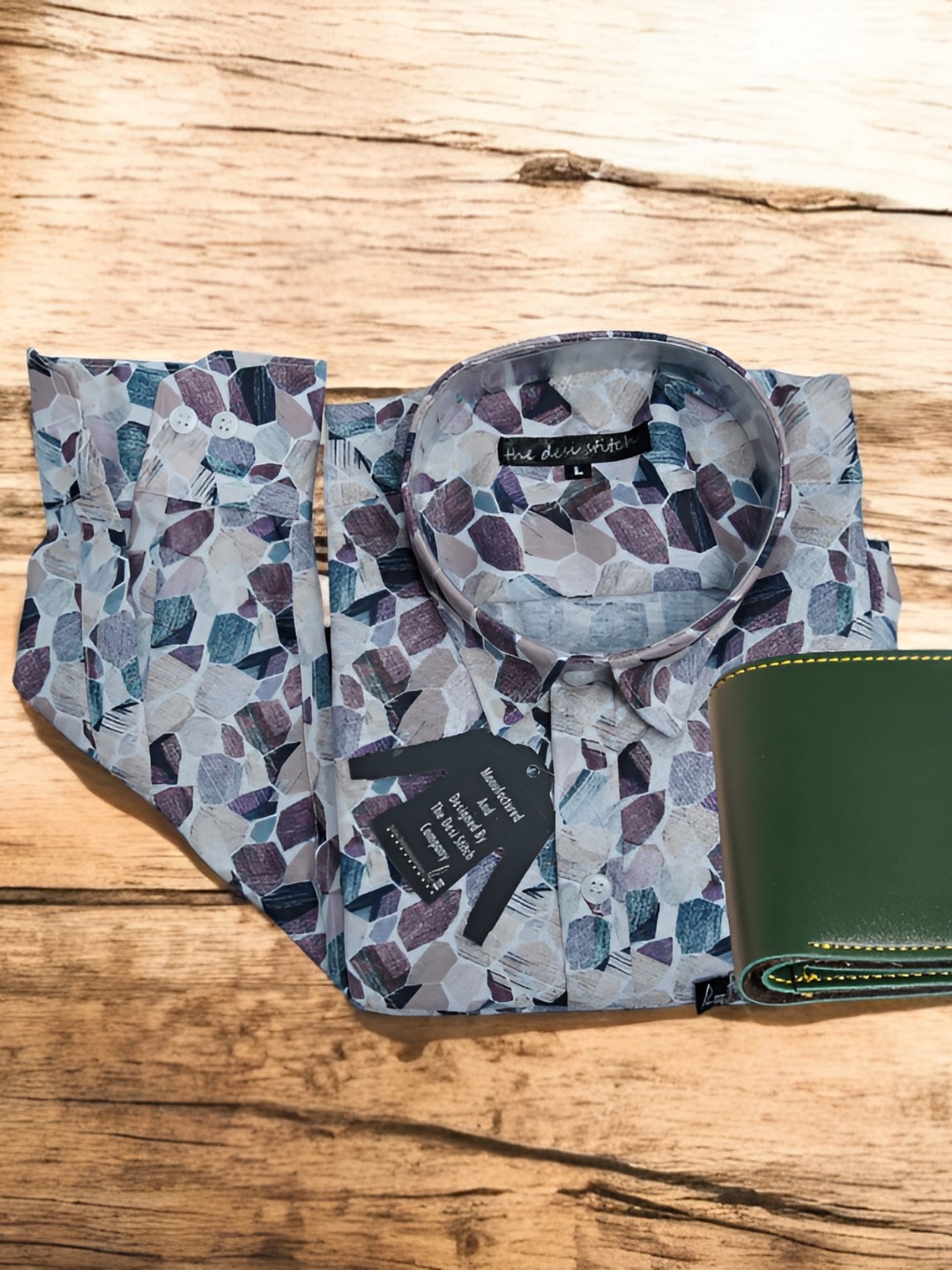 

Anikmart Men Printed Shirt & Leather Wallet, Blue