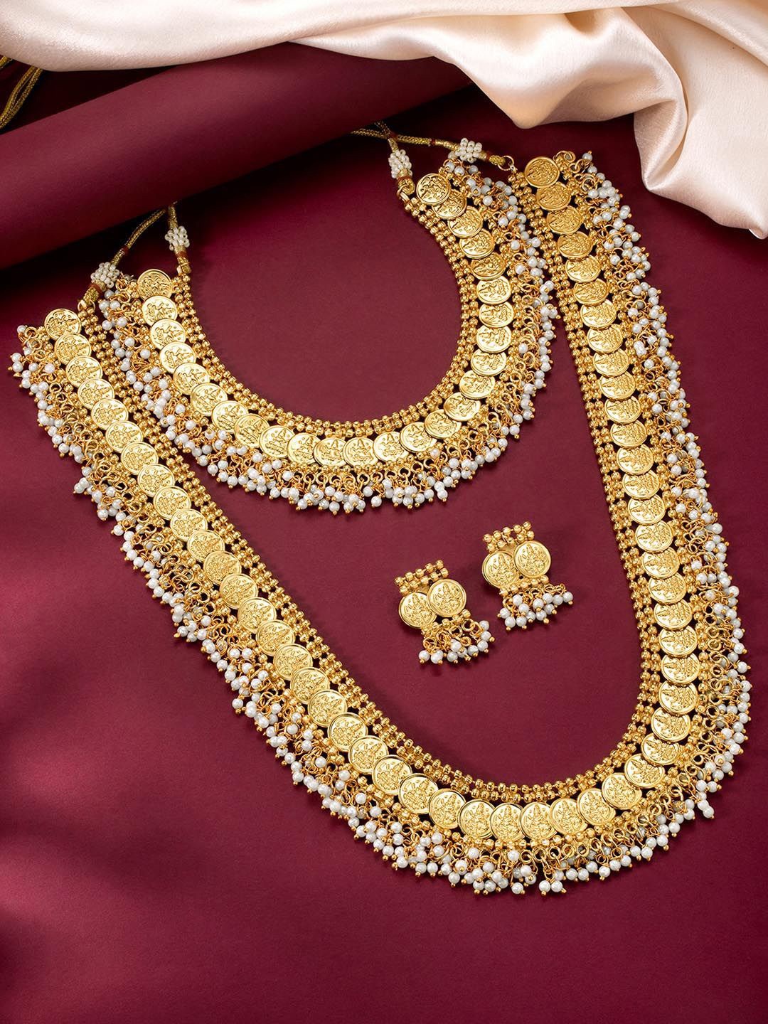 

Peora Gold-Plated Stone-Studded & Beaded Jewellery Set