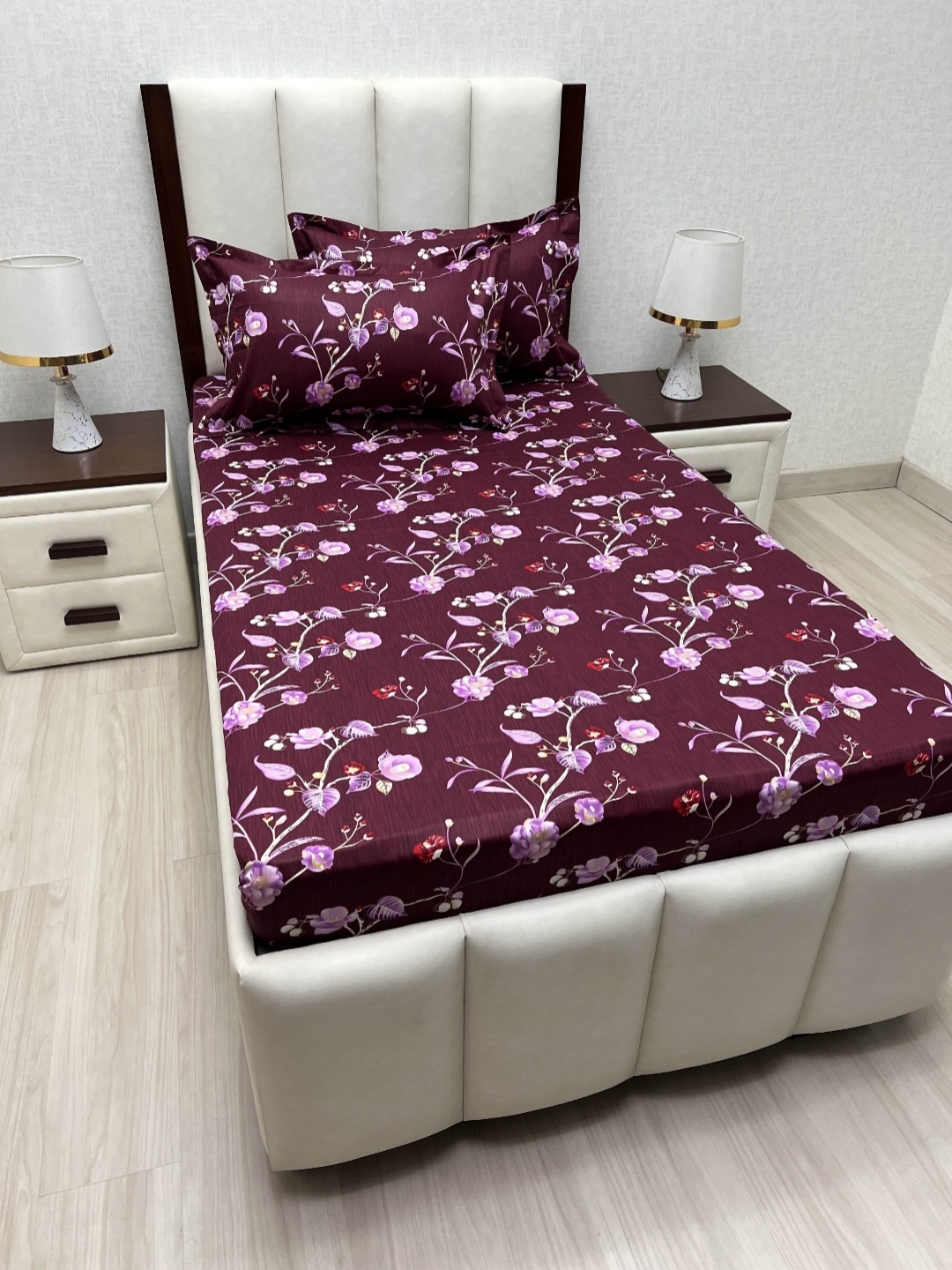 

Pure Decor Lounge Fur Purple & Red Pure Cotton 300 TC Single Bedsheet 1.73 m x 2.36m