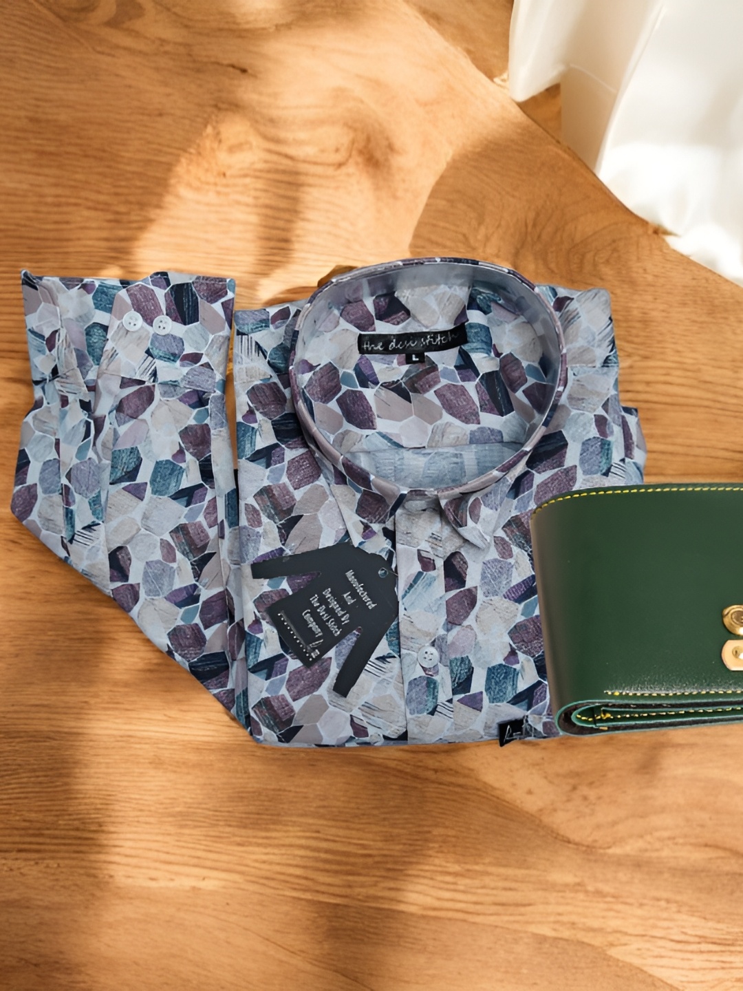 

Anikmart Men Printed Shirt & Leather Wallet, Blue
