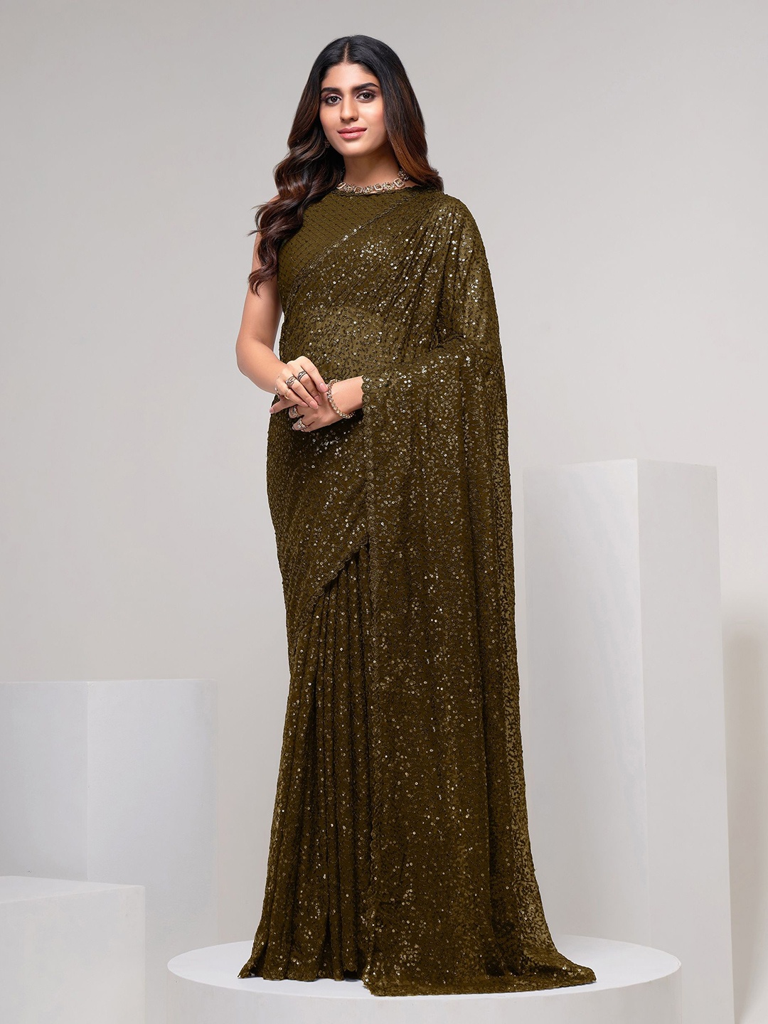 

DIVINE EXIM Embellished Sequinned Embroidered Saree, Olive