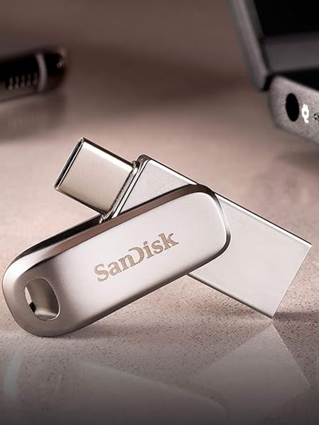 

Sandisk Ultra Dual Drive Luxe 32GB USB Type C Flash Drive, Silver
