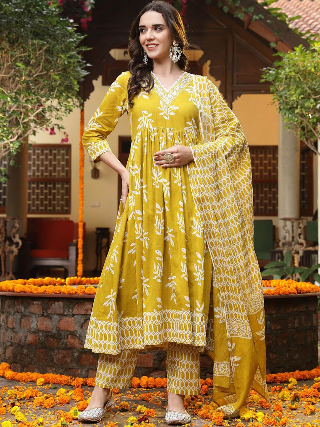 

Stylum Floral Printed Empire V-Neck Pure Cotton Anarkali Kurta With Trousers And Dupatta, Yellow