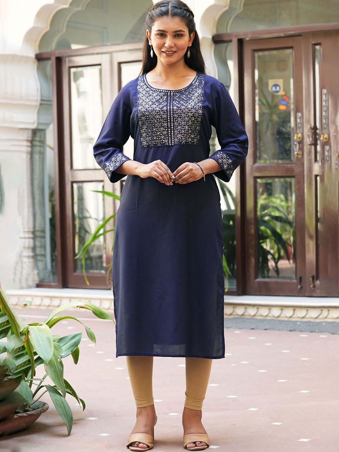 

ANNAYEMA APPARELS Floral Sequence Embellished Round Neck Straight Kurta, Blue