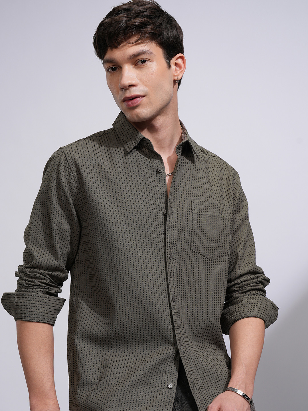 

HIGHLANDER Men Slim Fit Spread Collar Vertical Striped Cotton Casual Shirt, Olive