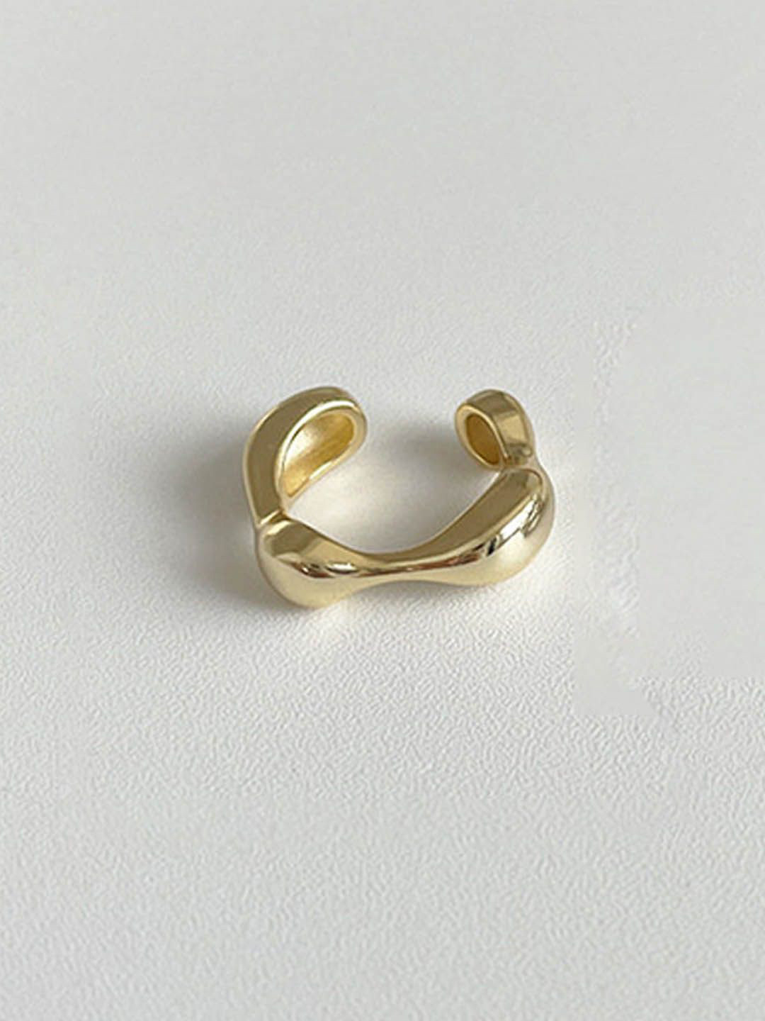 

StyleCast Elegant Gold-Toned Textured Contemporary Shaped Adjustable Finger Ring