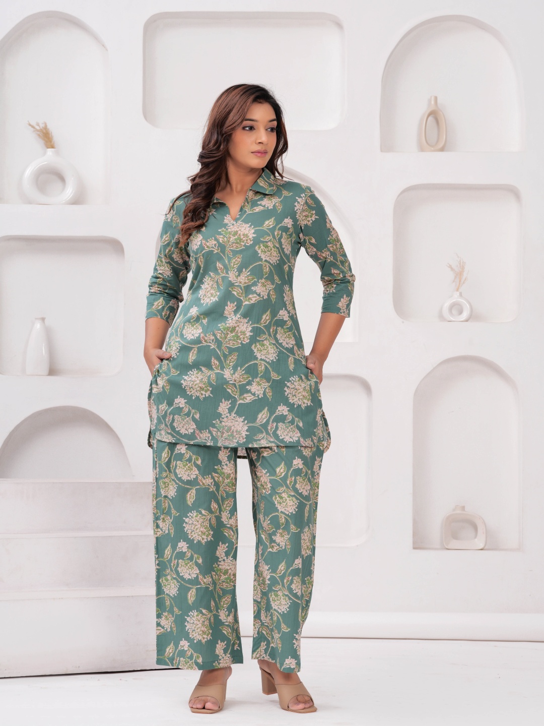 

SIDDHANAM Printed Pure Cotton Shirt Collar Tunic With Trousers Co-Ords, Green