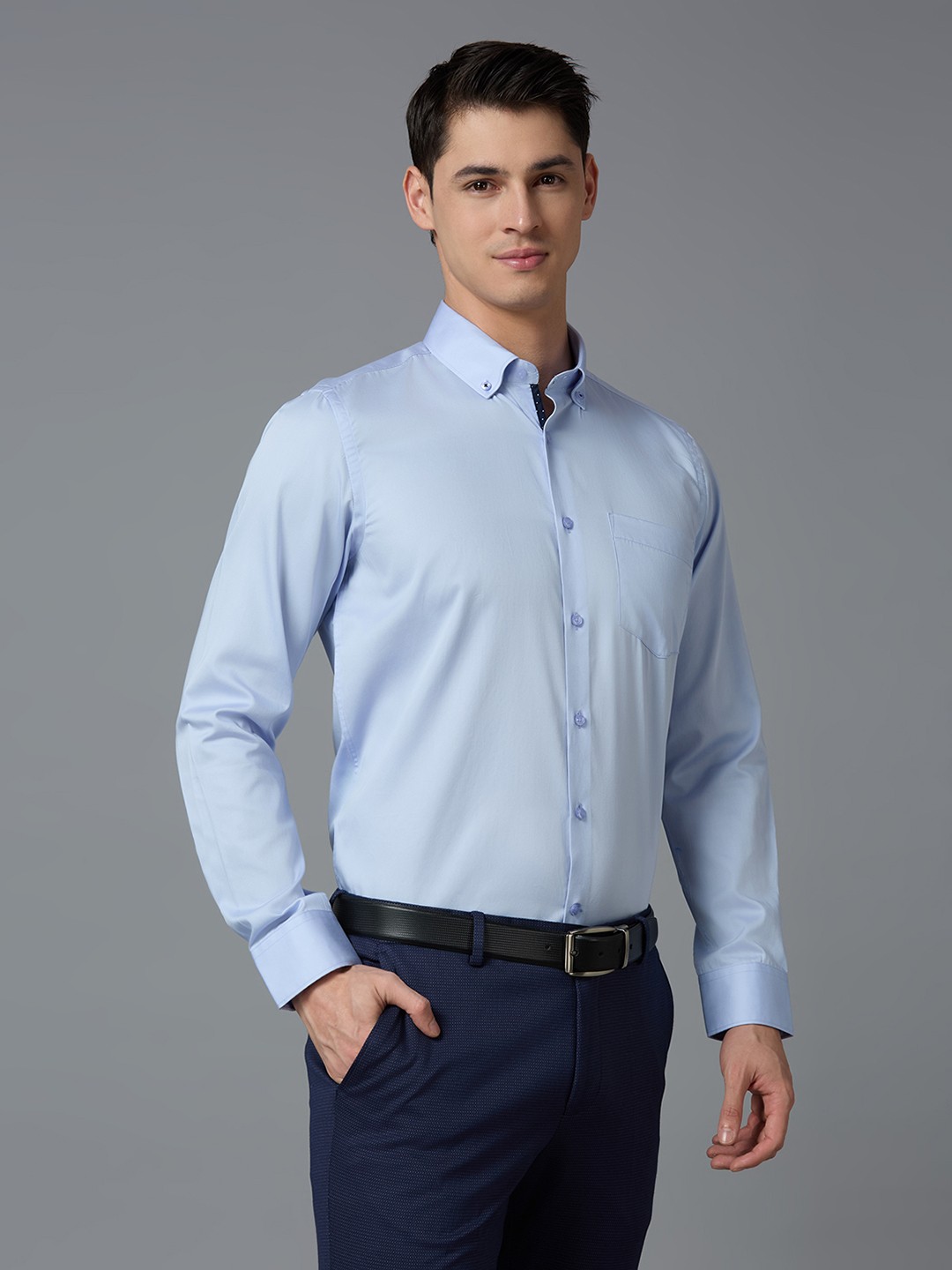 

Reid & Taylor Men India Slim Fit Spread Collar Solid Cotton Formal Shirt, Blue